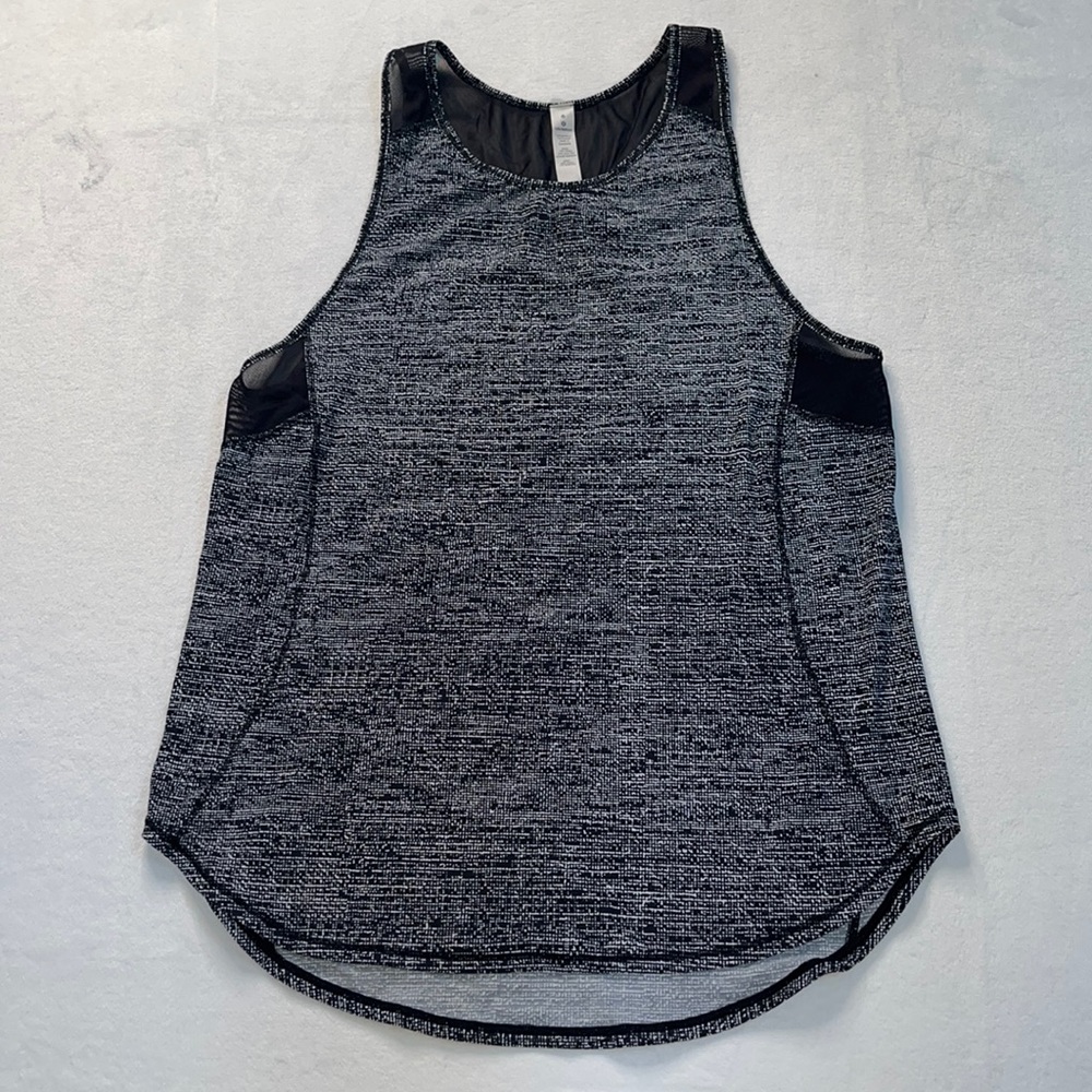 Lululemon black and white mesh active tank top size 6 (new without tags)